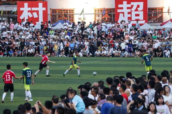 以下为他在本场具体数据：比赛时间38分钟1粒进球27次触球传球成功率82%1次关键传球1次射门9次对抗6次成功5次被犯规1次封堵sofa评分7.5分